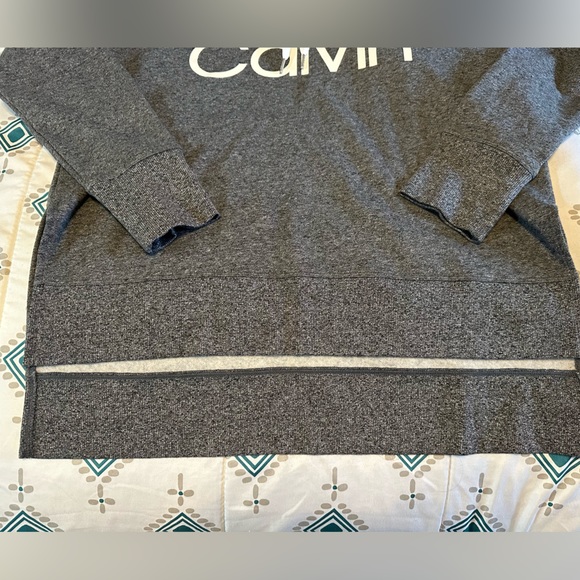 ❌SOLD❌ CALVIN KLINE SWEATER - Picture 2 of 5